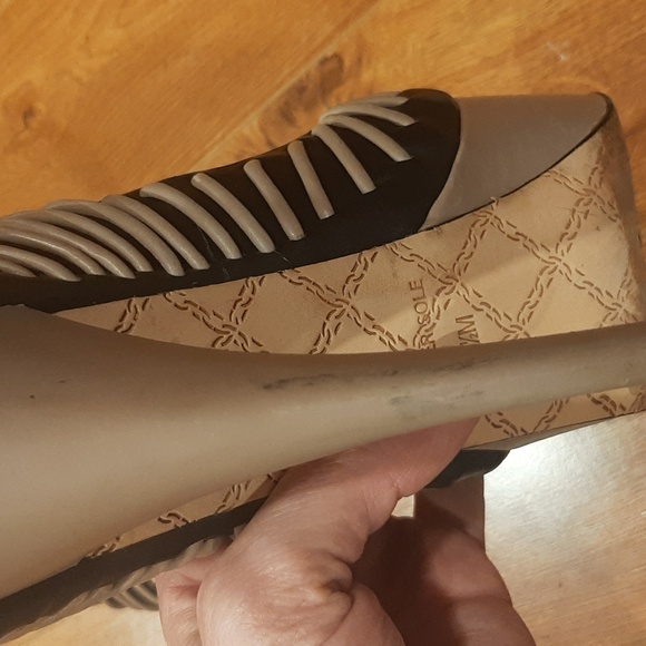 L.A.M.B. Taupe Black Leather HOLIDAY Platform Heels Pumps 6.5 m - Picture 3 of 8